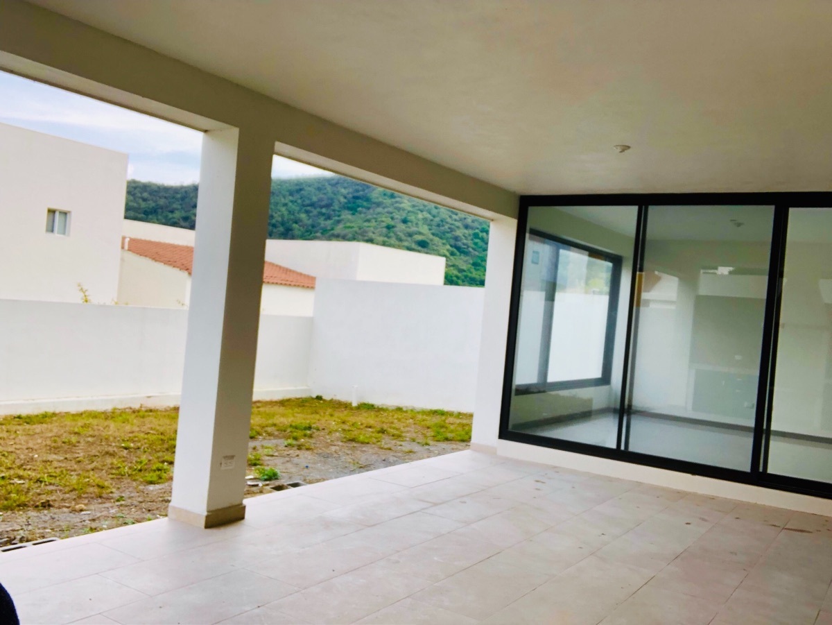 venta-casa-4-recmaras-1-en-planta-baja-jardn-carolco-monterrey-n-l36-13306