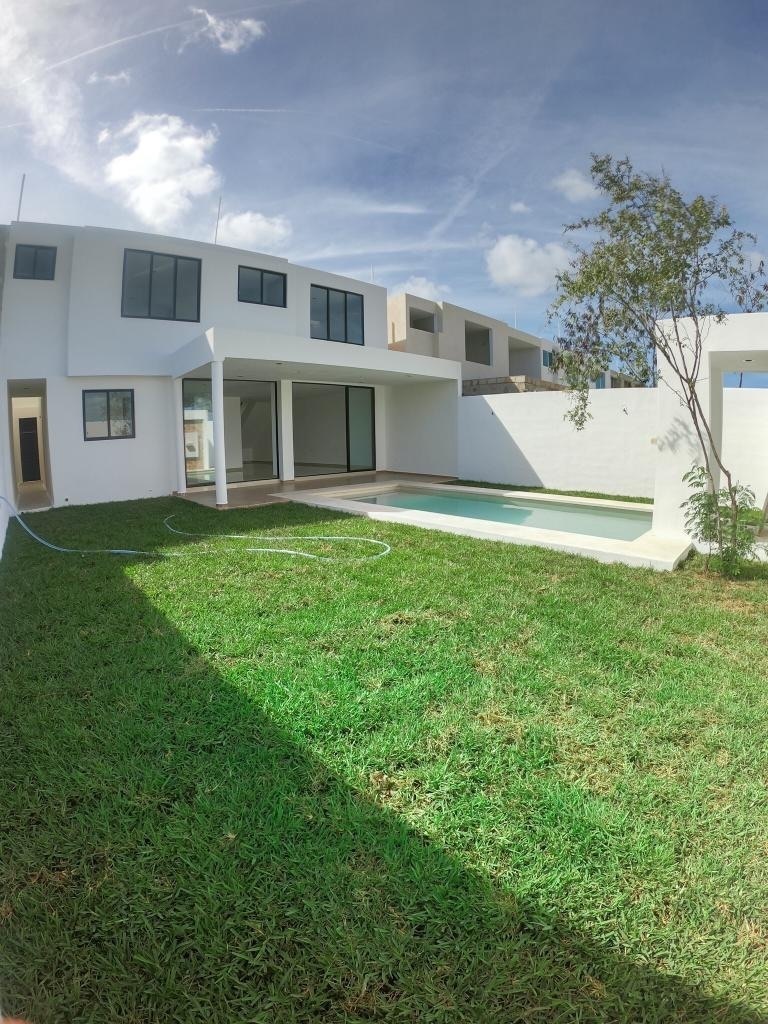 venta-casa-de-4-recmaras-y-alberca-en-privada-con-casa-club12-25655