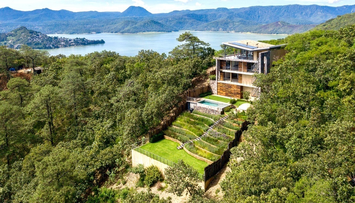 VENTA CASA EN EL SANTUARIO  VALLE DE BRAVO -  CASA KIARA