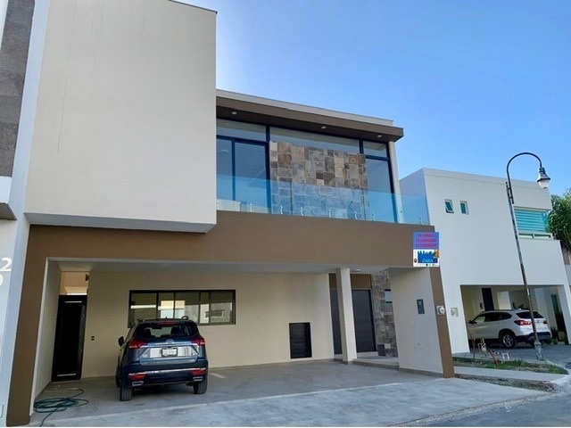 Venta Casa en Privada con Alberca Carretera Nacional Monterrey N L 3 Recámaras