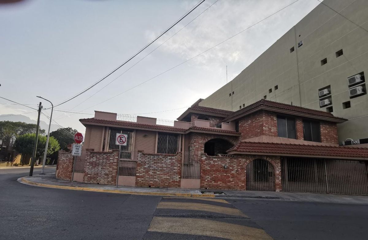 venta-casa-para-remodelar-en-esquina-en-contry2-32675