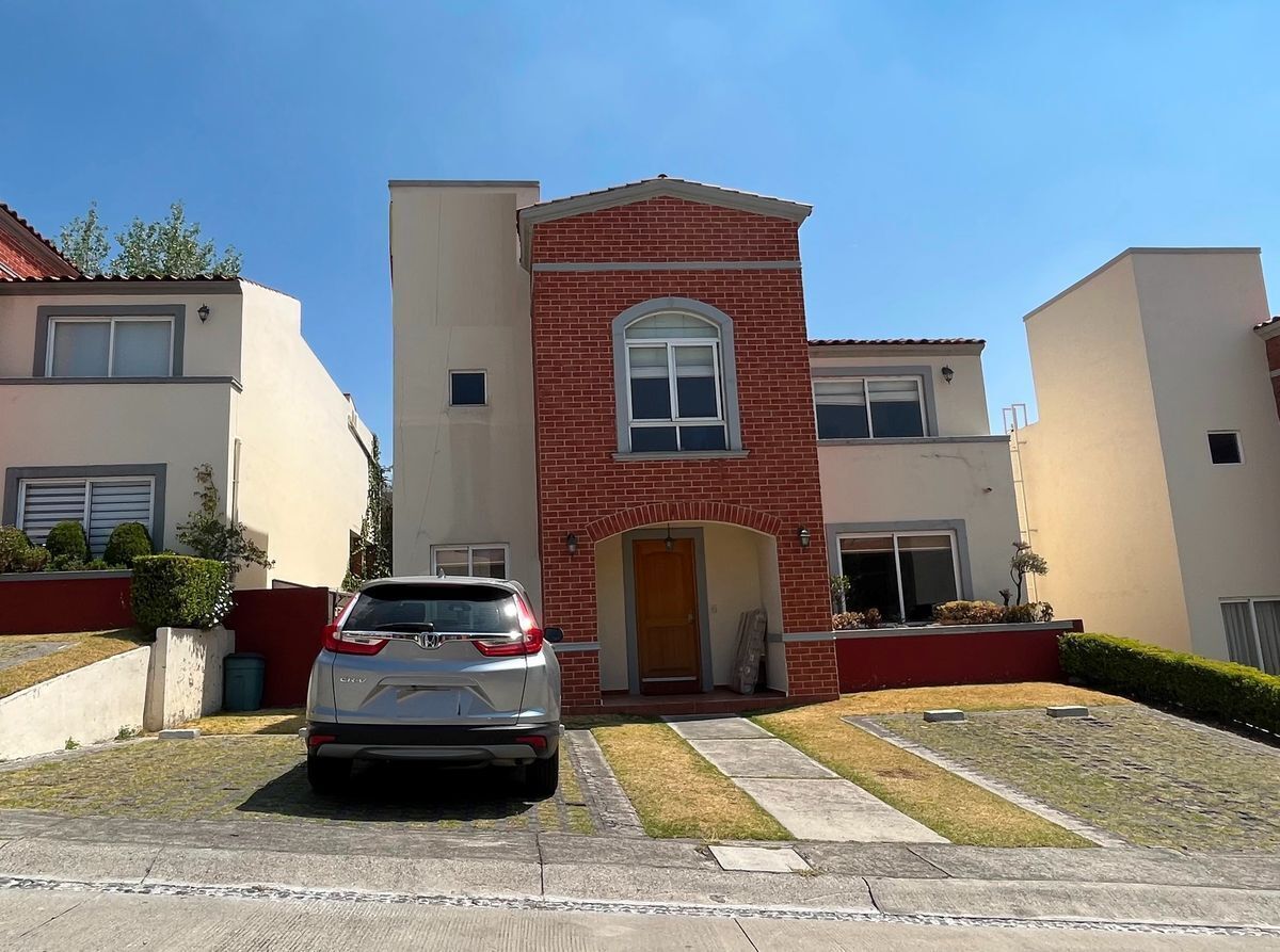 Venta casa Puerta de Bilbao, Bosque Esmeralda, Atizapan