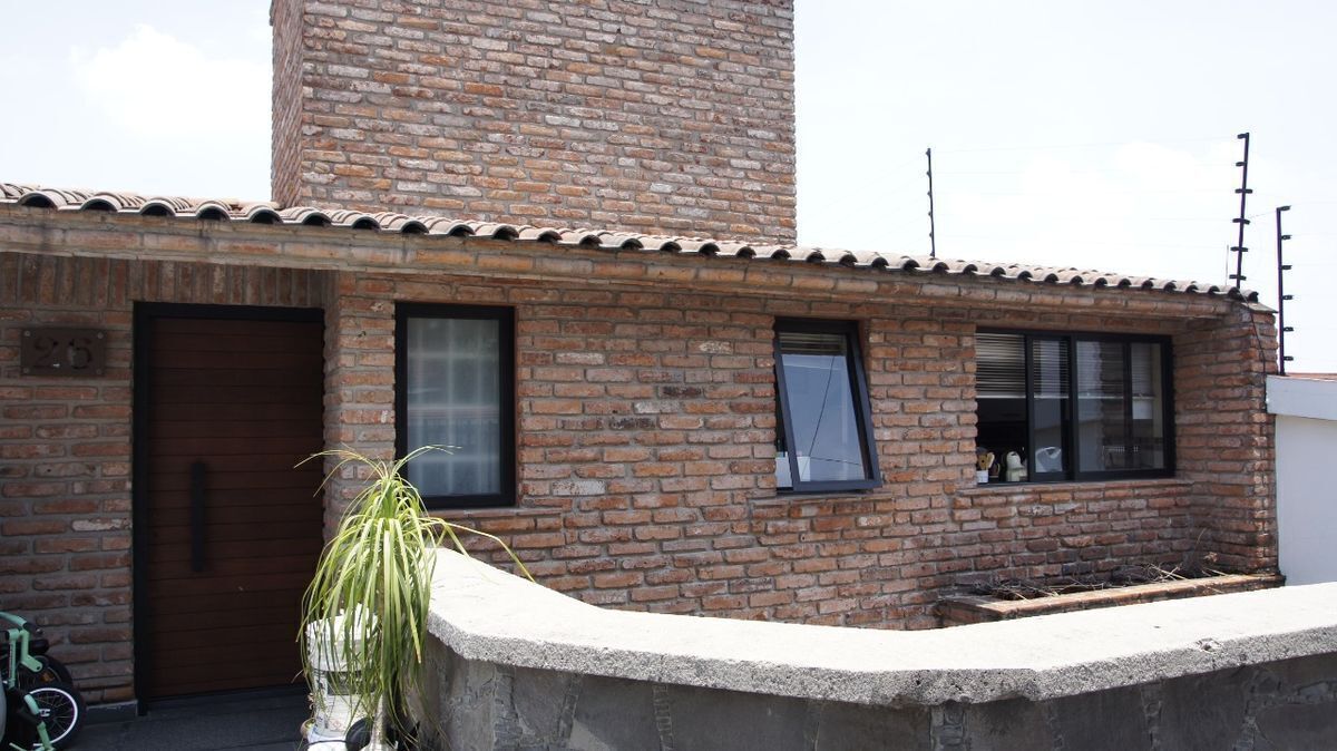 venta-casa-remodelada-con-jardin-hermosa-vista-jardines-de-san-mateo26-27645