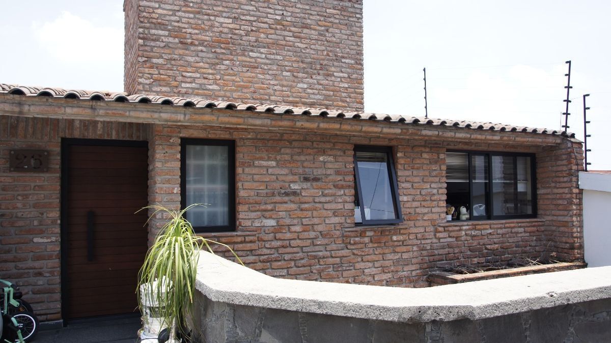 venta-casa-remodelada-con-jardin-hermosa-vista-jardines-de-san-mateo26-27646