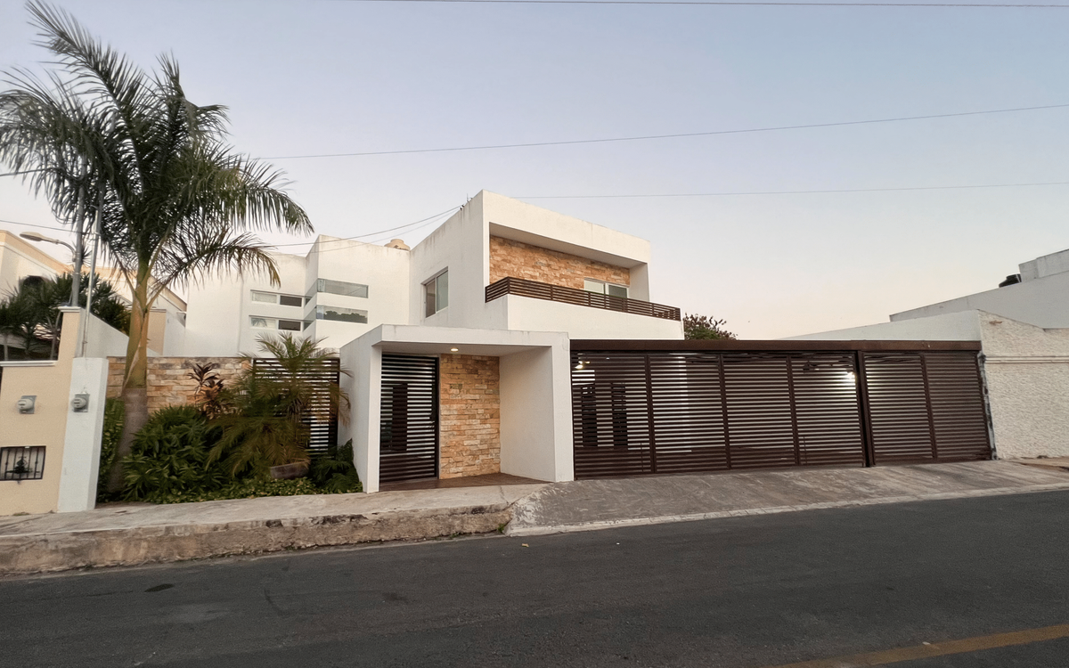 Venta de casa  con piscina en Benito Juárez Norte