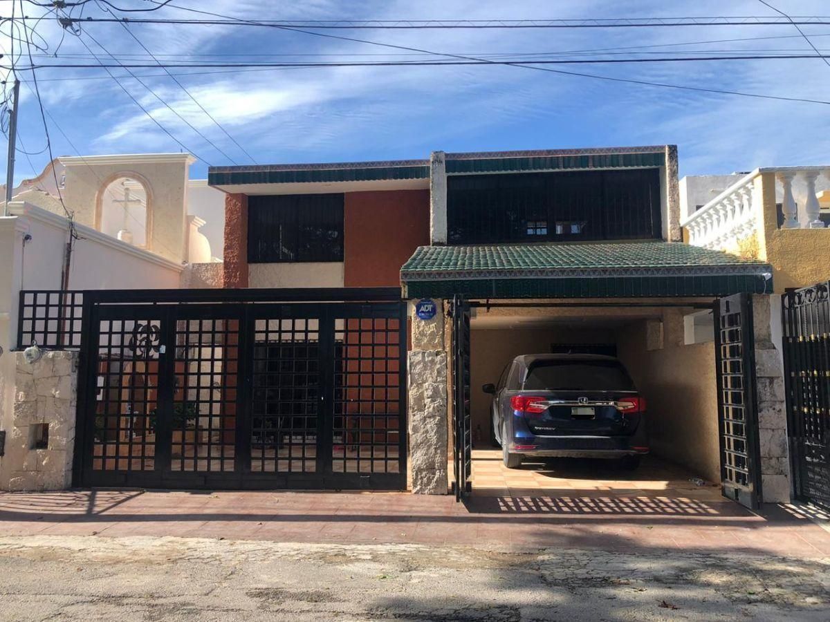 Venta de casa  de 2 plantas en Prado Norte, Mérida, Yuc.