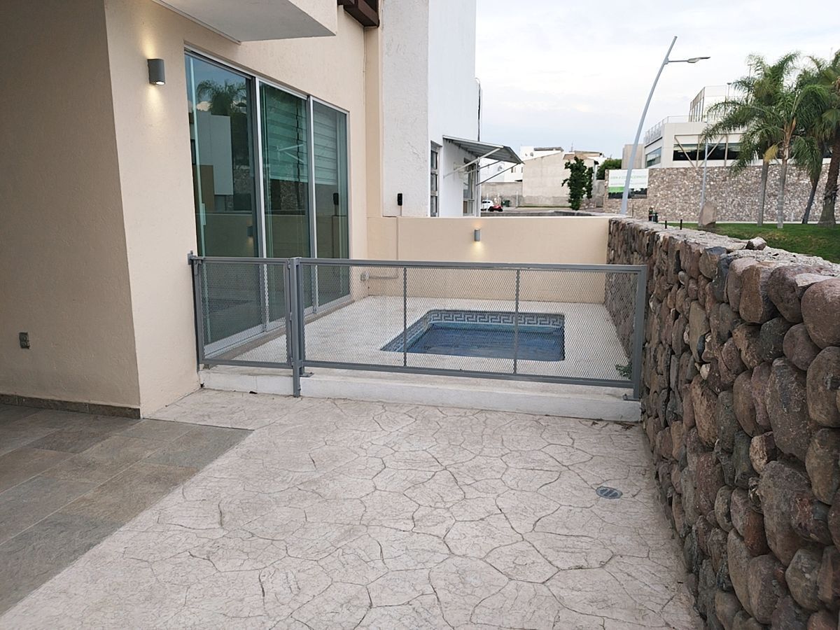 venta-de-casa-con-jacuzzi-exterior-roof-y-4-hab13-30909