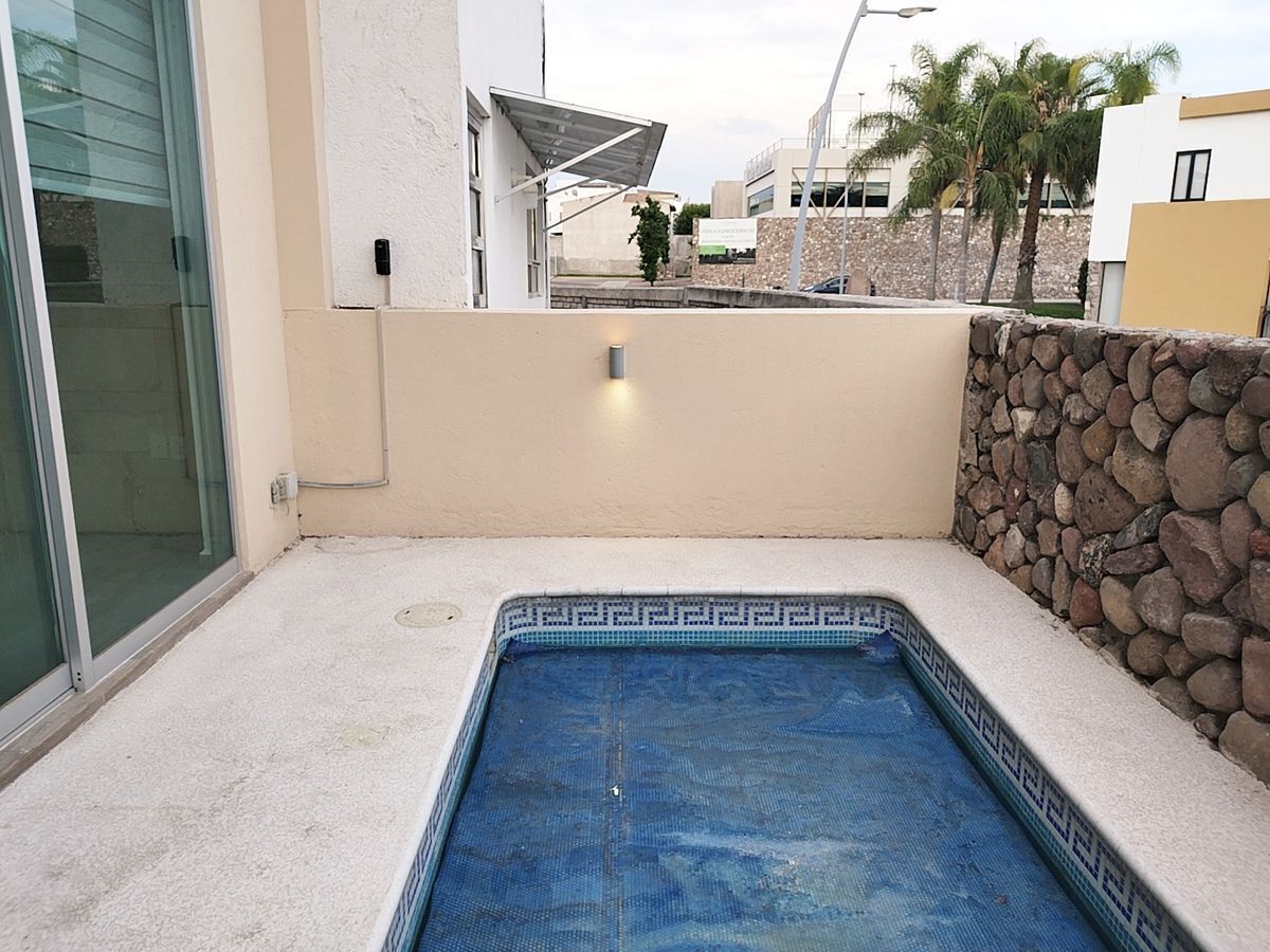 venta-de-casa-con-jacuzzi-exterior-roof-y-4-hab14-30909