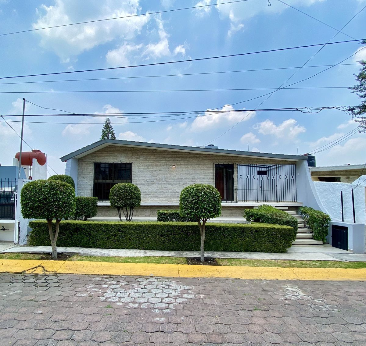 Venta de Casa de 4 Recamaras Terrazas y Balcones IMPECABLE