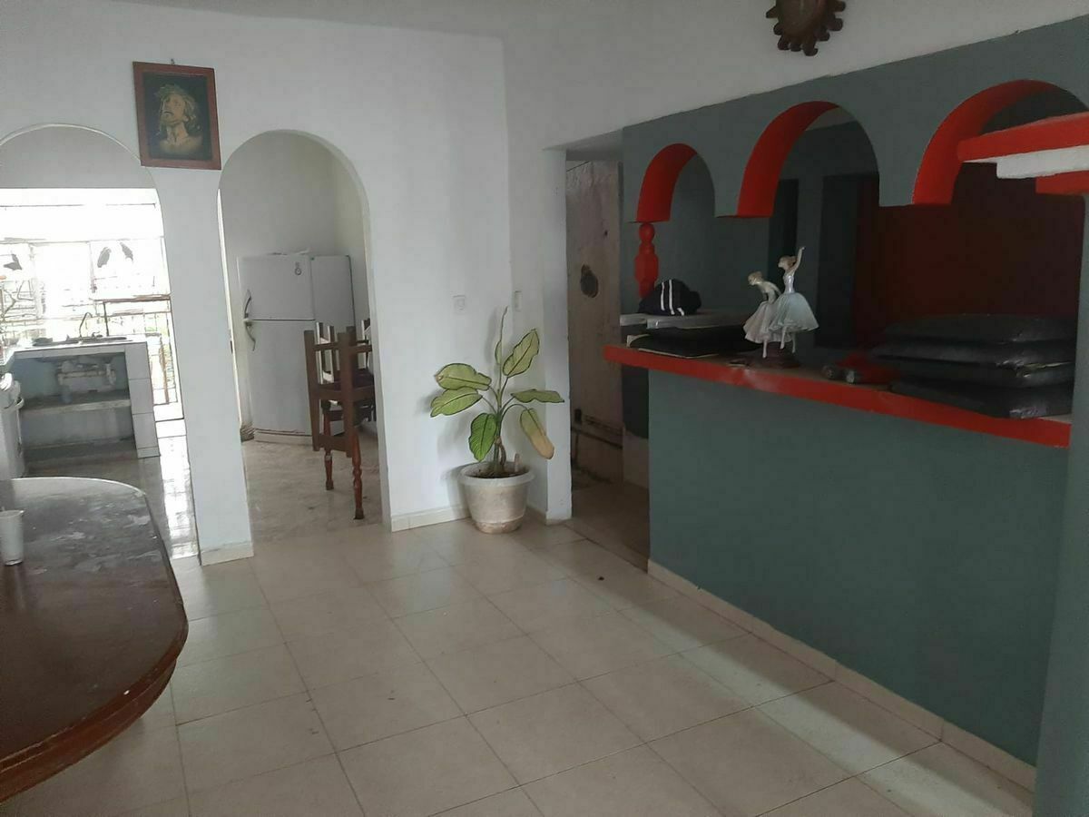 venta-de-casa-de-inversin--sobre-av-colosio-en-cancn1-12128