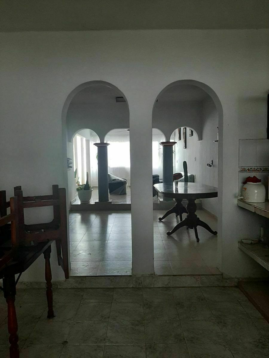 venta-de-casa-de-inversin--sobre-av-colosio-en-cancn2-12128