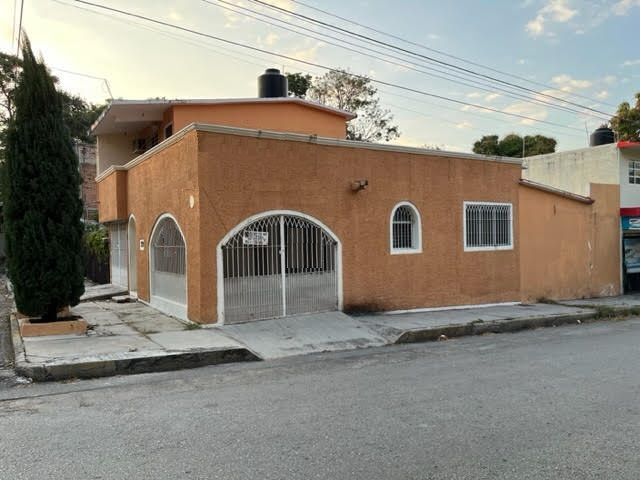 Venta de casa en Col. ISSSTE muy céntrica