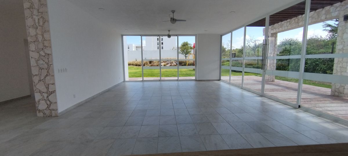 venta-de-casa-en-esquina-en-zibata40-25573