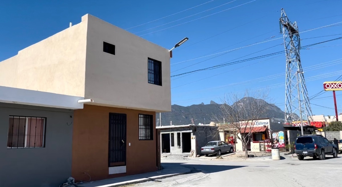 venta-de-casa-totalmente-remodelada-en-fraccionamiento-los-cometas-jurez-nl2-13296