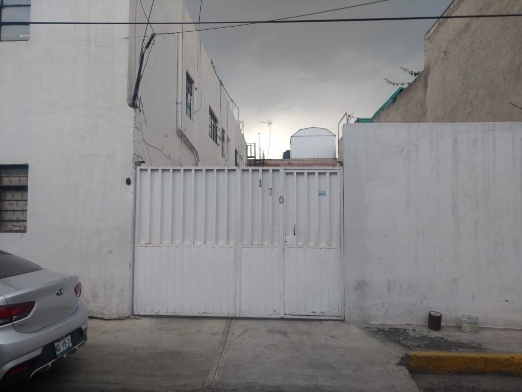 VENTA DE EDIFICIO CON 4 DEPARTAMENTOS EN LA G.A.M.