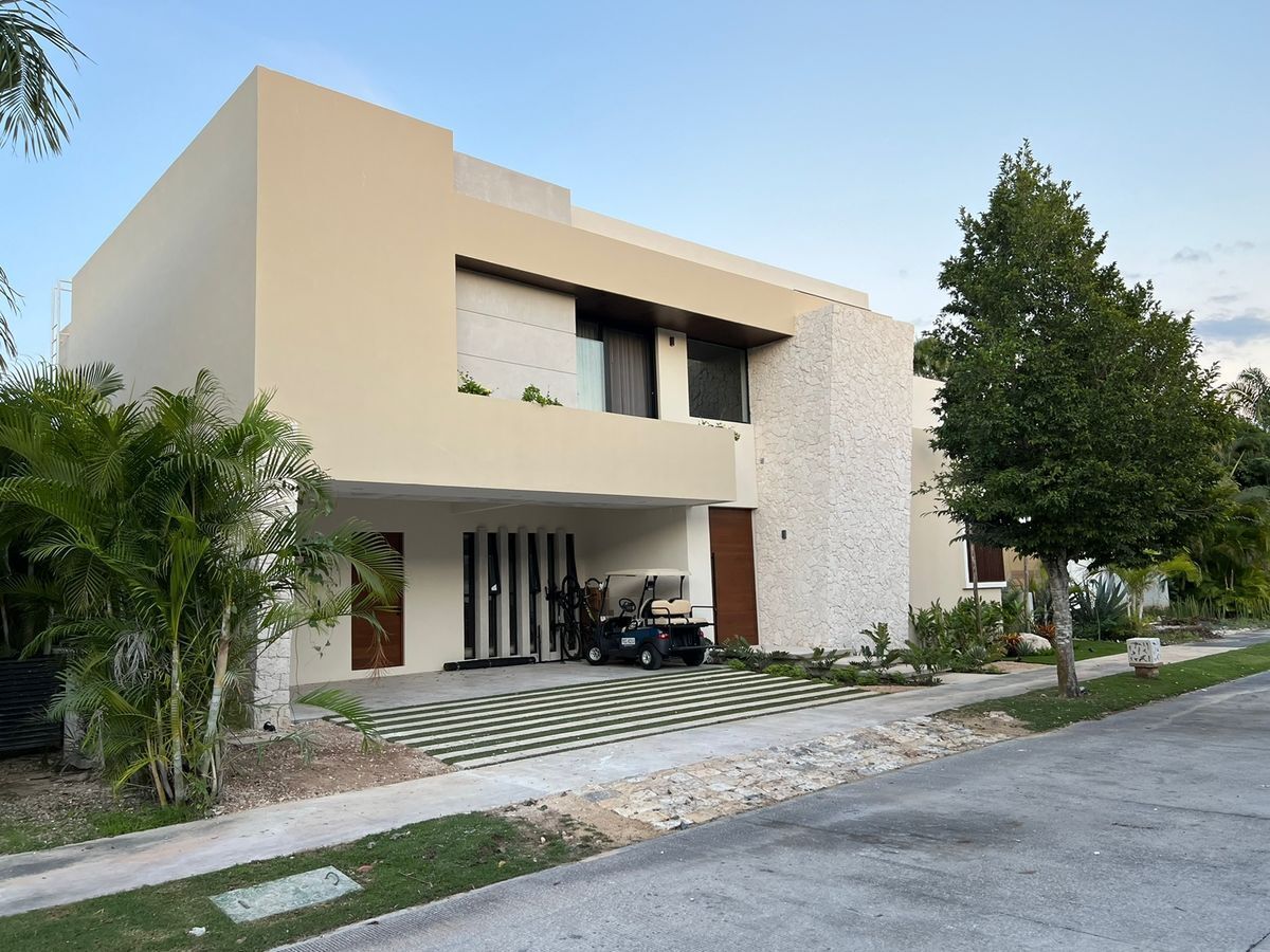 yucatan-country-club-en-venta-casa-con-alberca-y-paneles-solares4-27291