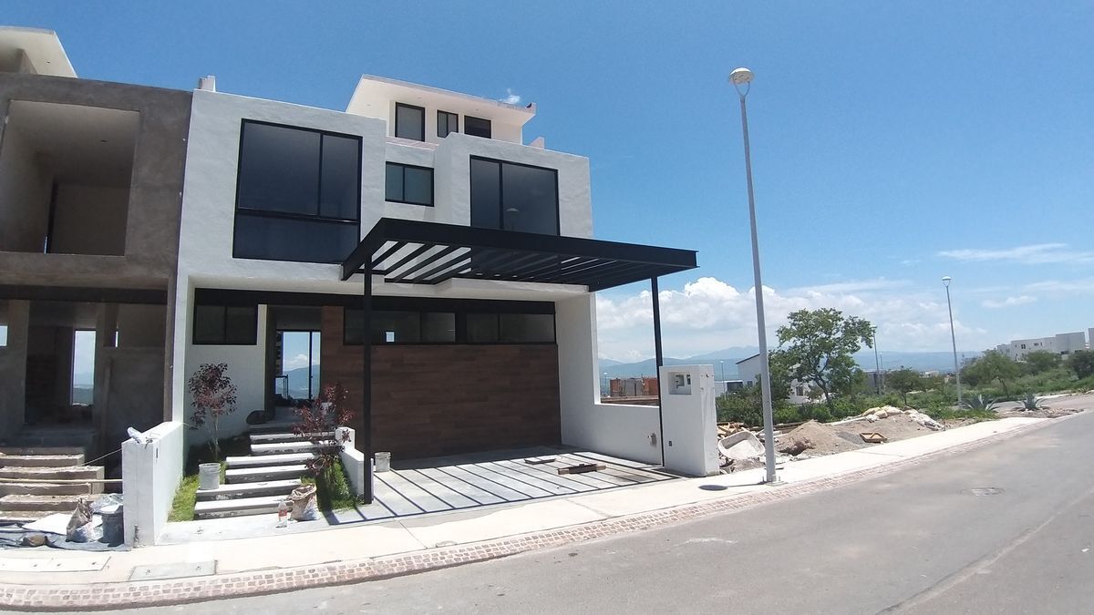 zibata-casa-en-venta-4-recmaras-con-roof-quertaro11-12578